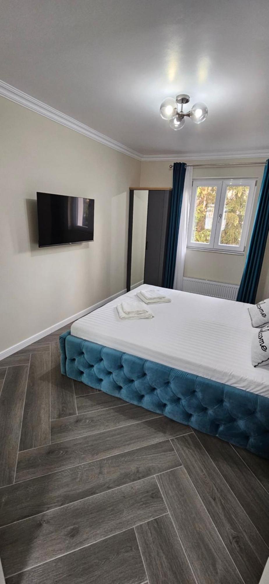 White Rezidence II Apartment Curtea De Arges Exterior photo